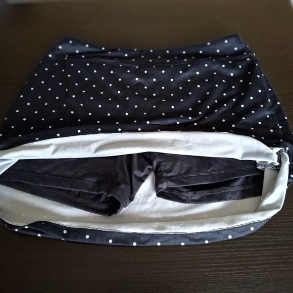 Black and White Polkadot Large Skort - Picture 4 of 4